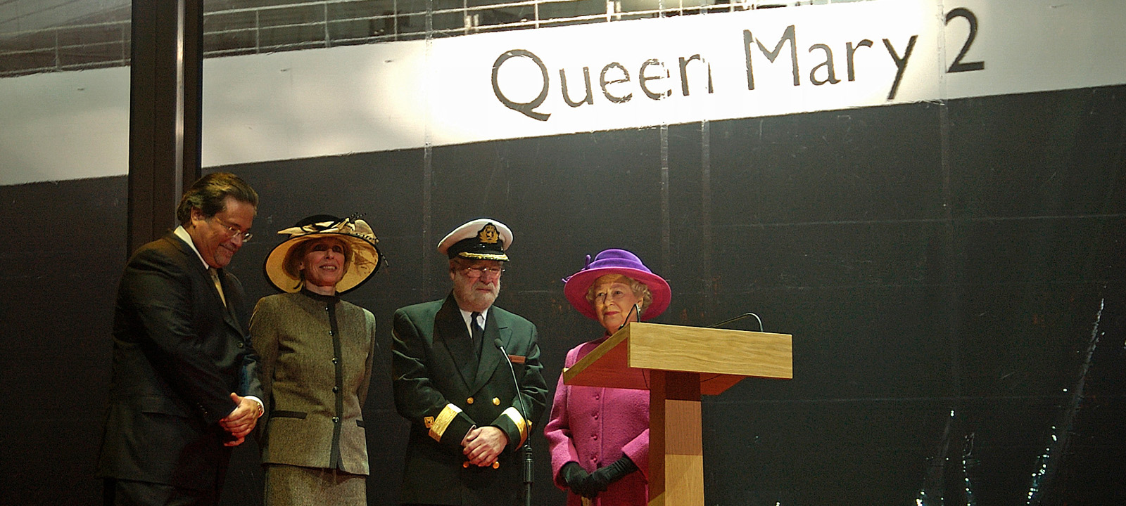 Queen Mary 2 королевская инаугурация